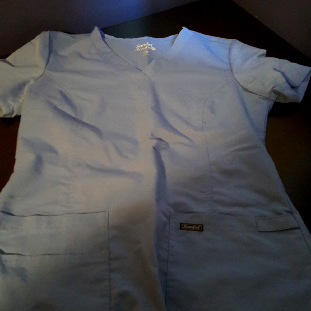 Scrub top